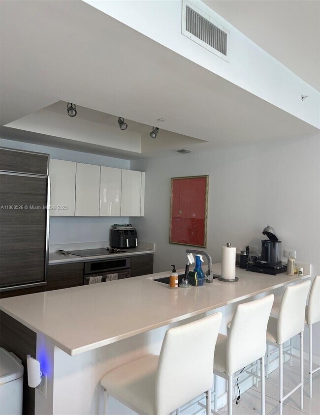 Building Photo - 1100 S Miami Ave