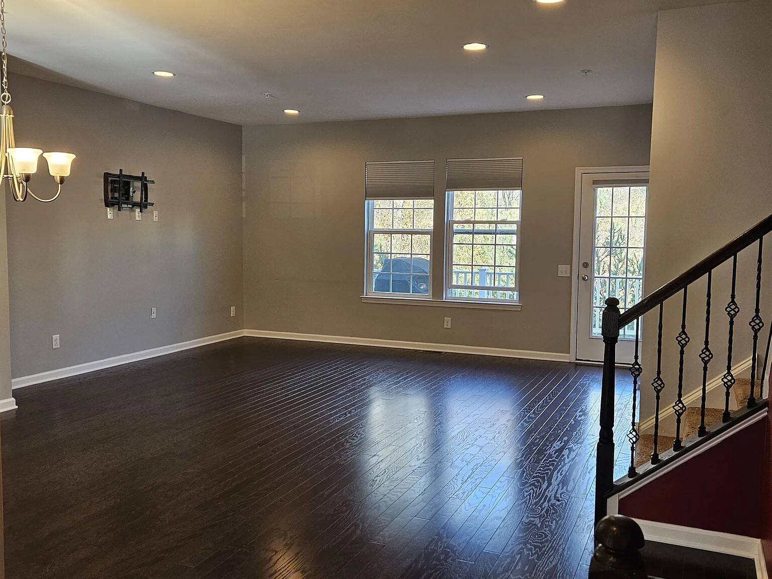 Spacious open-concept main living level offers versatile dining, lounging, and entertaining layouts - 1736 Beacon Ln