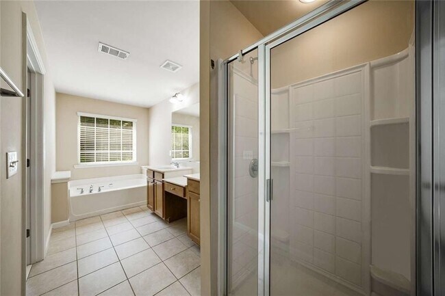Building Photo - 1798 Oakbrook Lane, 8