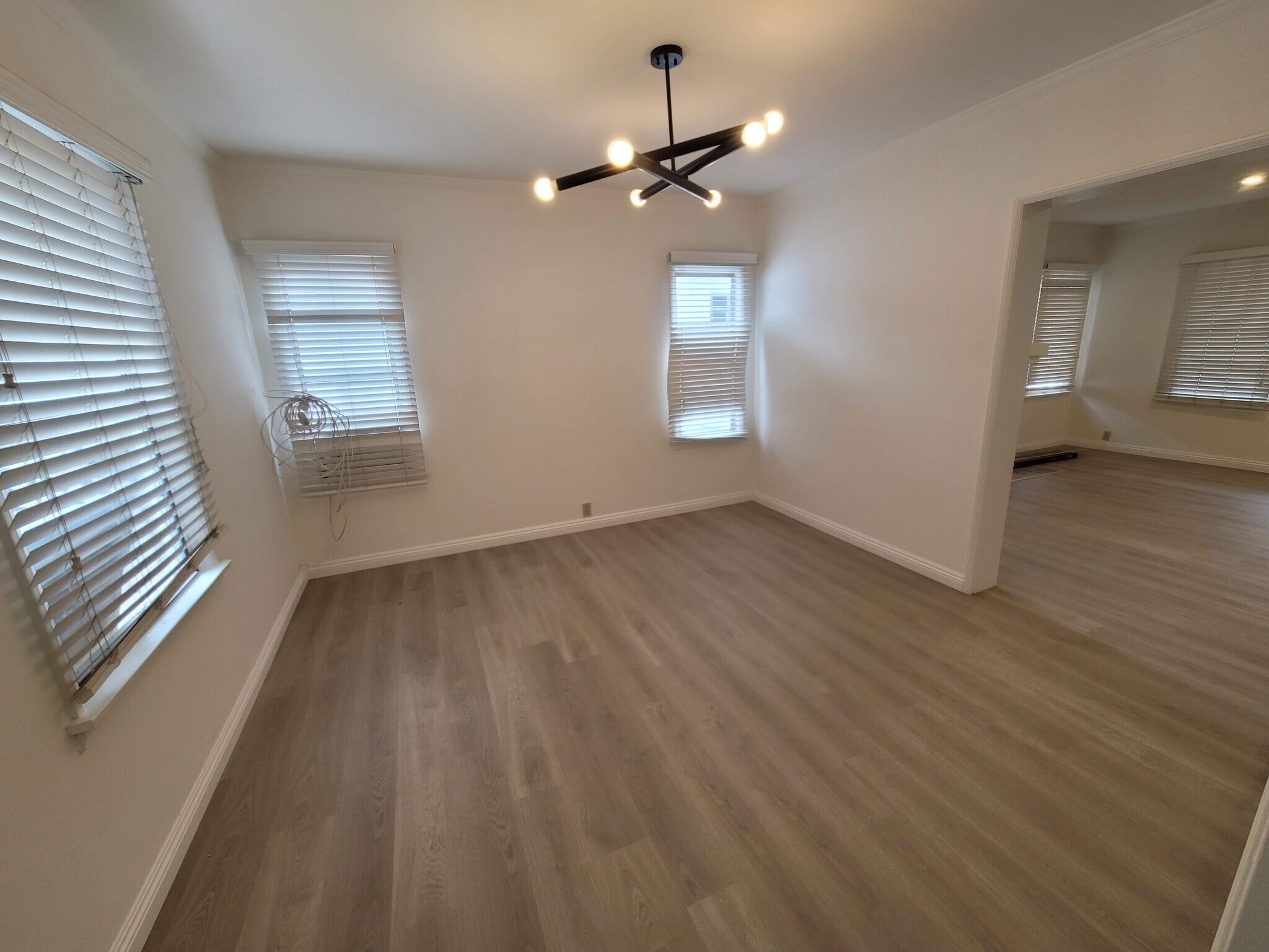 Building Photo - 2321 Veteran Ave