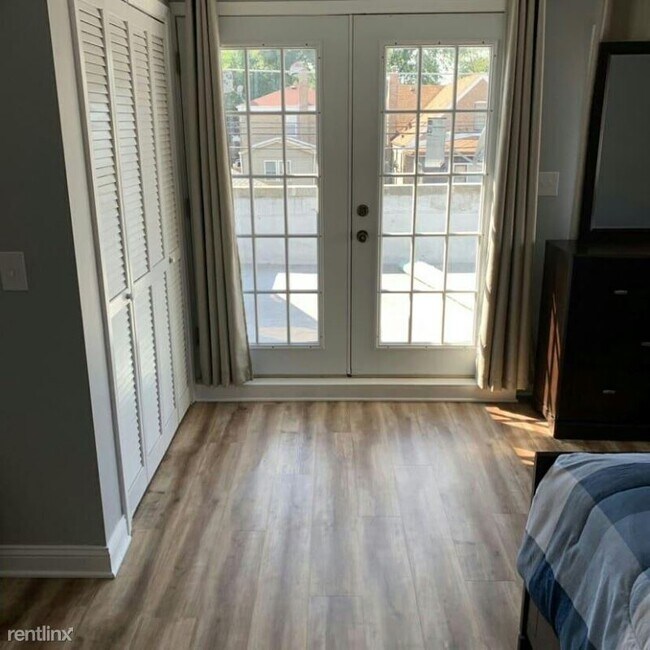 Building Photo - 8136 S Kedzie Ave