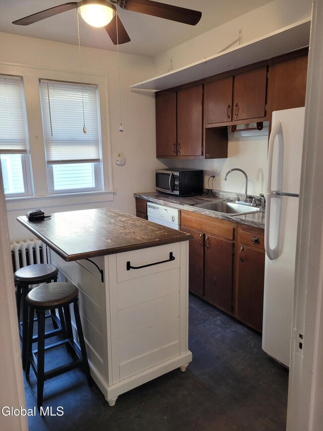 Building Photo - 261 N Ballston Ave