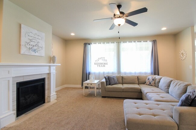 Building Photo - FURNISHED: 4 Bedroom, 2.5 Bath Home in Kennewick