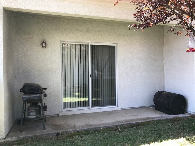 patio - 8772 Bridgeport Bay Ave