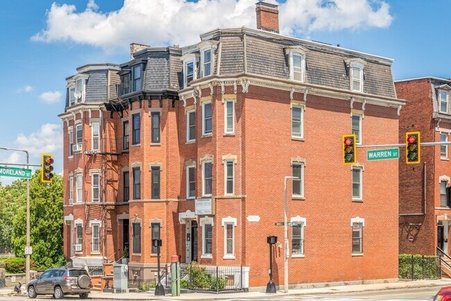 Building Photo - 134 Warren St