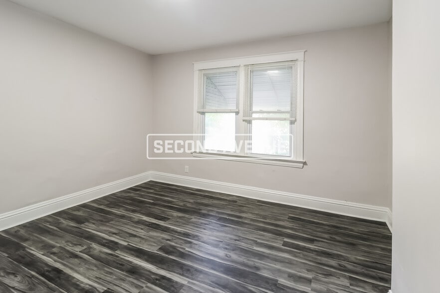 Building Photo - 3350 Cavanaugh Ave