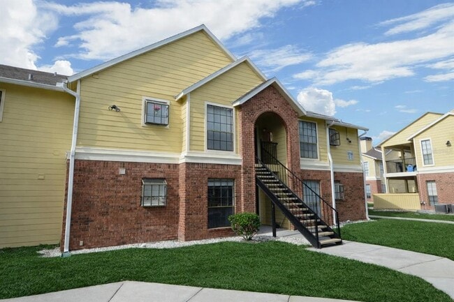 Building Photo - 8756 Mallard Reserve Dr