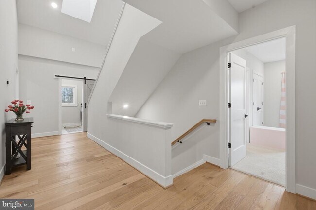 Building Photo - 1304 Gahant Rd