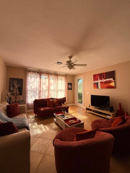 Building Photo - 9527 Brookville Ct