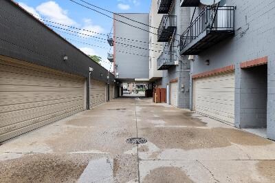 Building Photo - 1636 N Bosworth Ave
