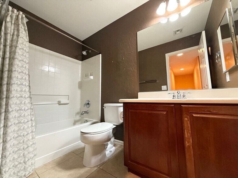 Building Photo - 11833 Bussero Ct