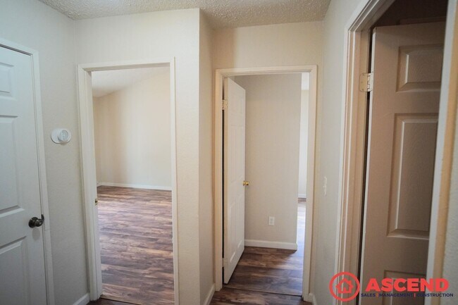 Building Photo - Lovely Home in East Bakersfield!