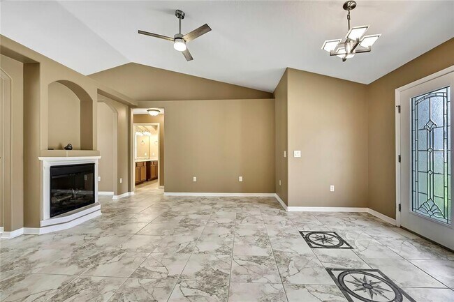 Building Photo - 12320 Papercraft Ave