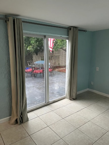 Building Photo - 1039 Miner Rd