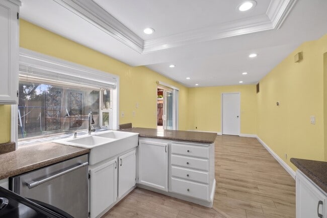 Building Photo - Beautifully Updated Four Bedroom Fremont Retreat w/ Views in Historic Niles