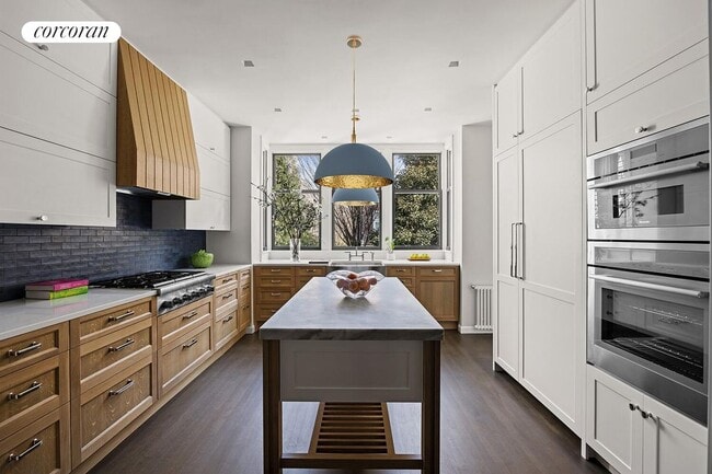 Building Photo - 57 Middagh St