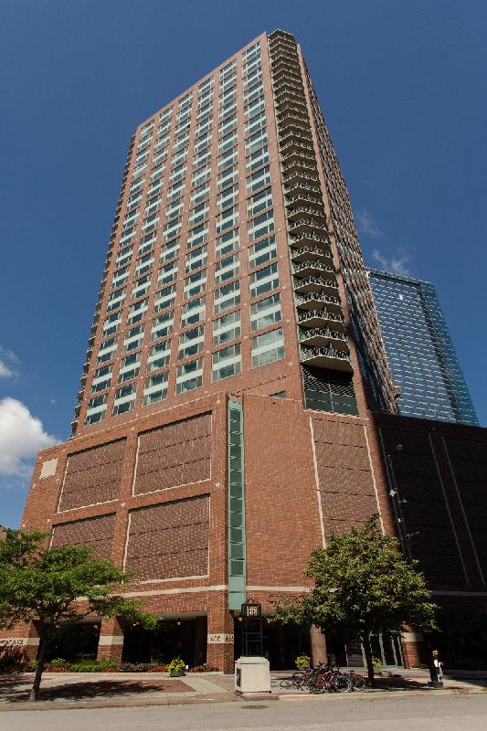 Building Photo - 403 N McClurg Ct