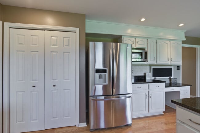 Building Photo - 3810 Tecoma Dr