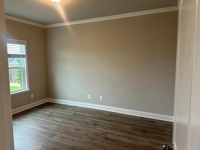 Building Photo - 1519 Windward Dr