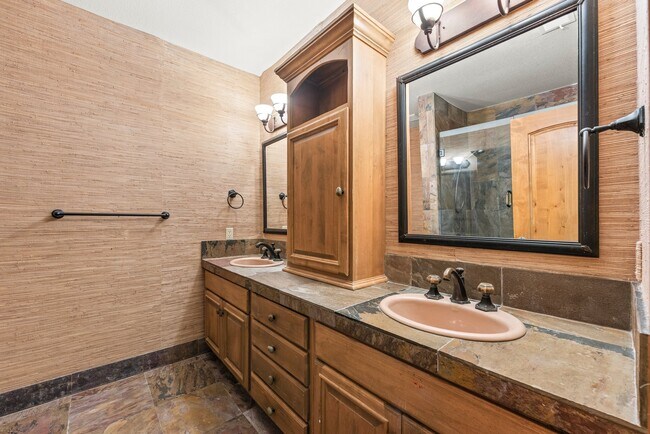 Building Photo - 2505 Innisbrook Ct