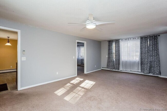 Building Photo - 150 Long Hill Dr