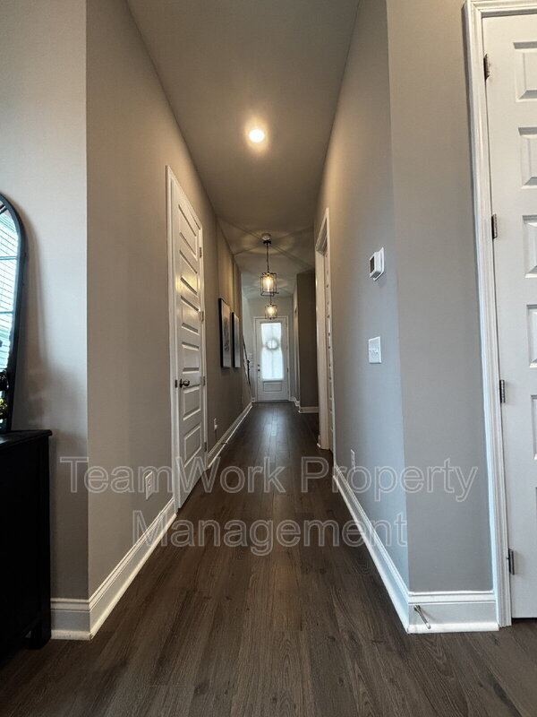 Building Photo - 214 Narrowleaf Ave