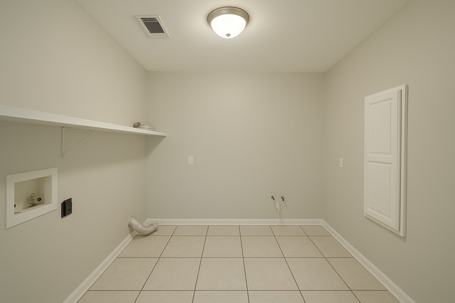 Building Photo - 9644 Meadowdale Dr