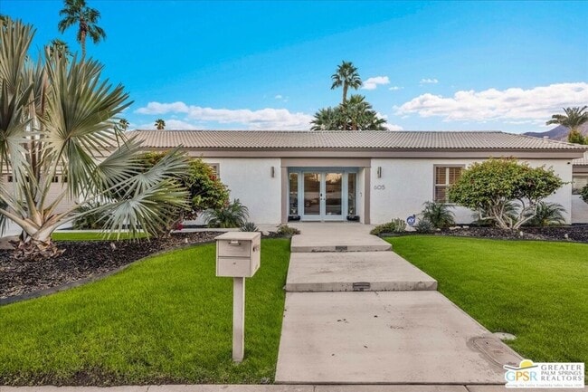 Building Photo - 605 E Sierra Way