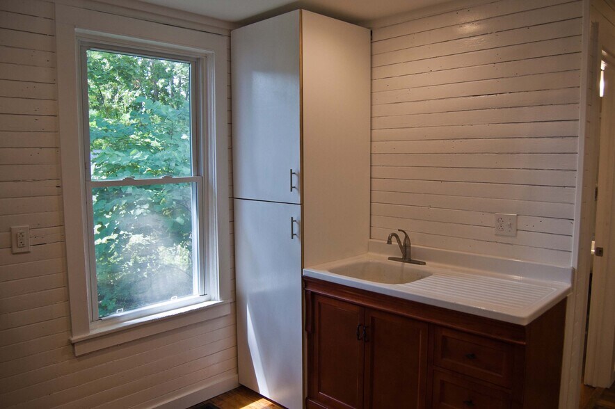 sink and pantry - 314 Park Pl