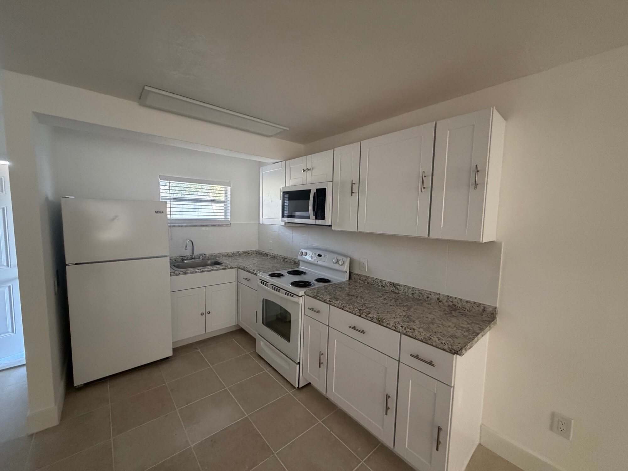 Building Photo - 1013 S F St