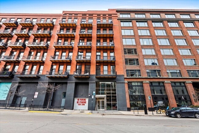 Building Photo - 616 W Fulton St