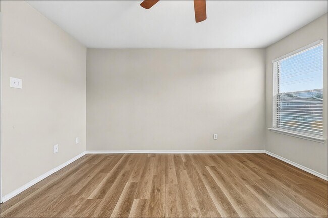 Building Photo - 11411 Seven Sisters Dr