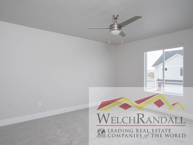 Building Photo - Live Comfortably in West Haven – Beautiful 3BR, 2.5BA Townhome for Rent!