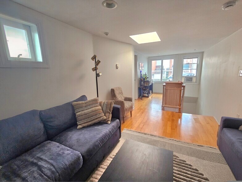 Building Photo - 501 Beacon St