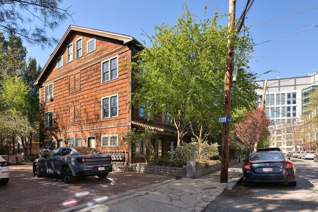 Building Photo - 411 Norfolk St