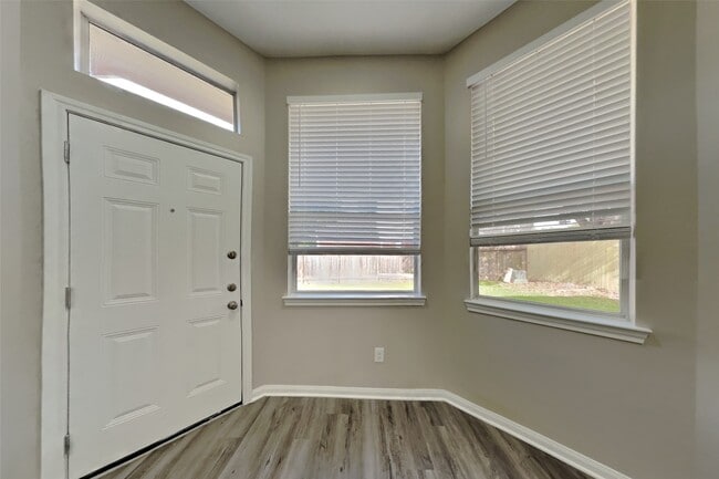 Building Photo - 7015 Fountain Lilly Dr