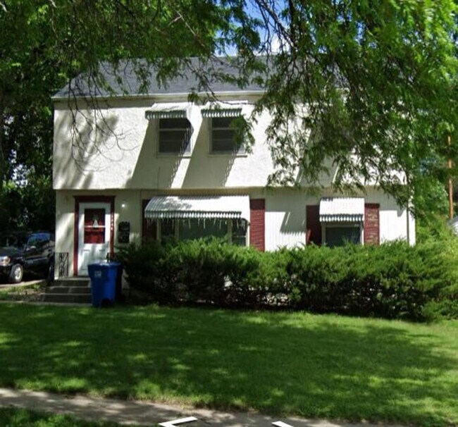 Primary Photo - 1304-1306 S Willow