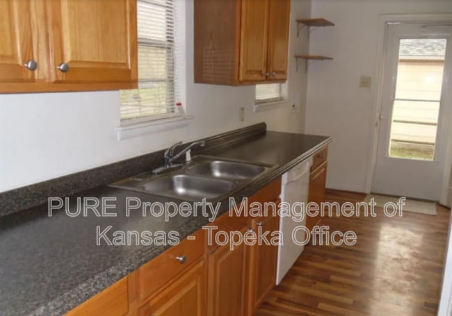 Building Photo - 2333 SW Moundview Dr