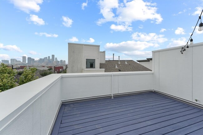 Building Photo - 3205 Baron St