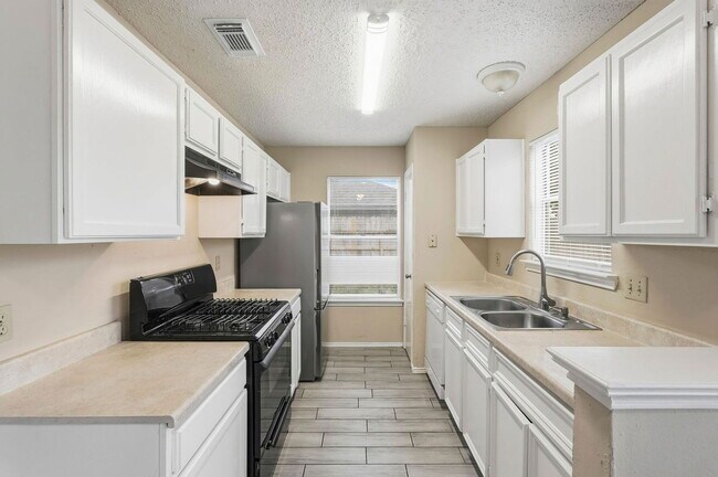 Building Photo - 16623 Red Gully Dr