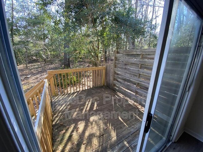 Building Photo - 16128 Clarence Ct