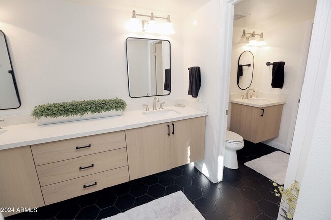 Building Photo - 11271 E Poinsettia Dr