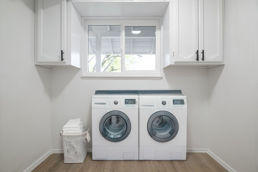 Building Photo - 7971 Hanford Way