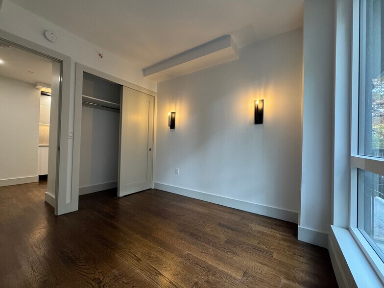 Building Photo - 150 Lenox Rd