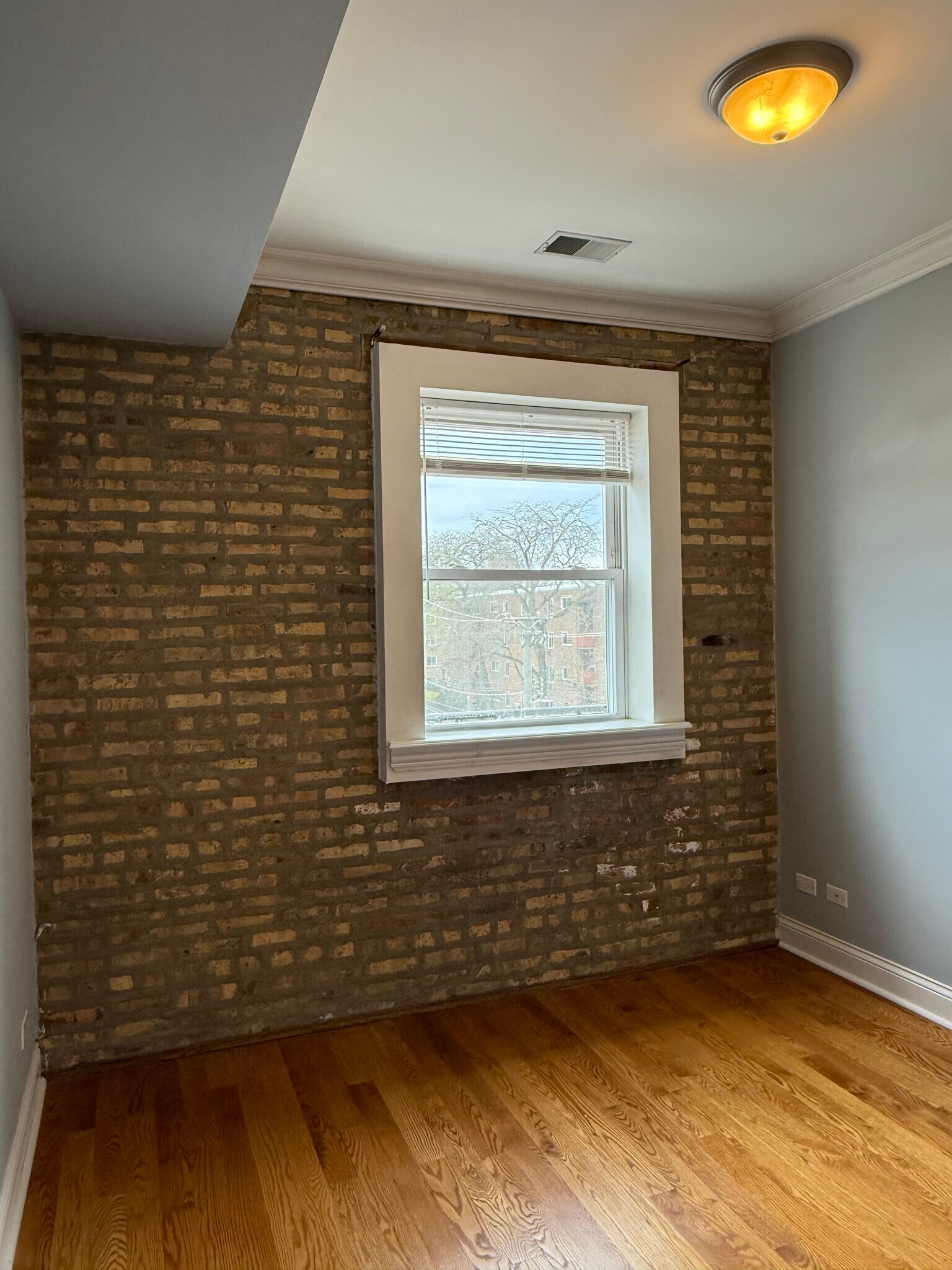 2nd Bedroom Exposed Brick - 6150 N Ravenswood Ave