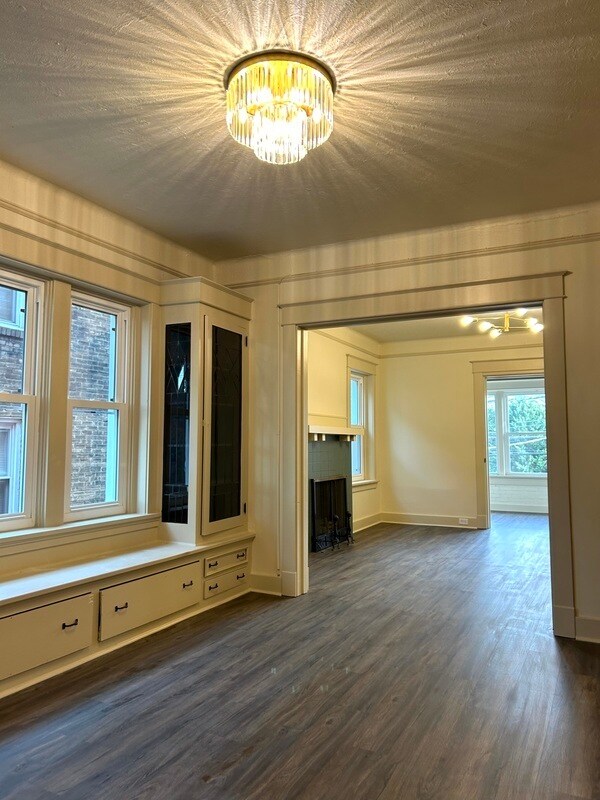 Building Photo - 2750 Broadway Ave