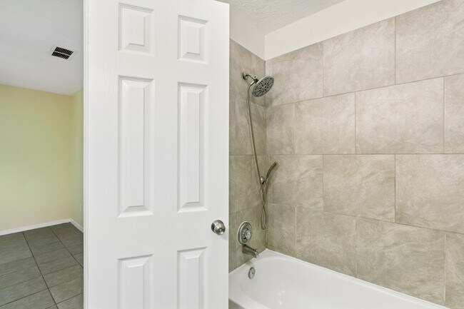 Building Photo - 2747 Sicklepod Dr