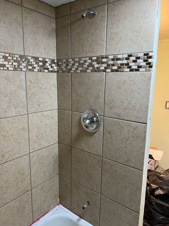 Upstairs bath #2 - 18835 Cussewago Ter