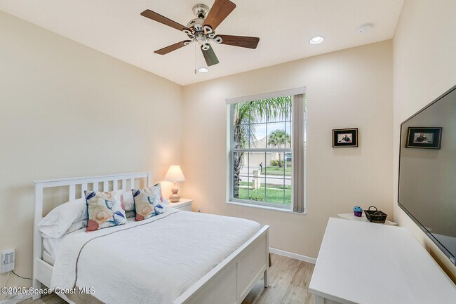 Building Photo - 3180 Constellation Dr