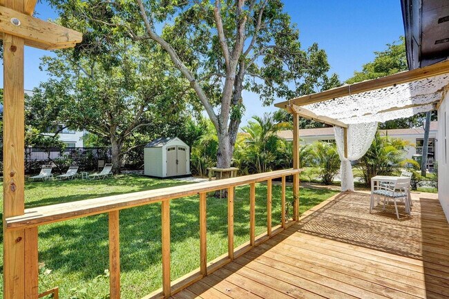 Building Photo - 208 SE 4th St